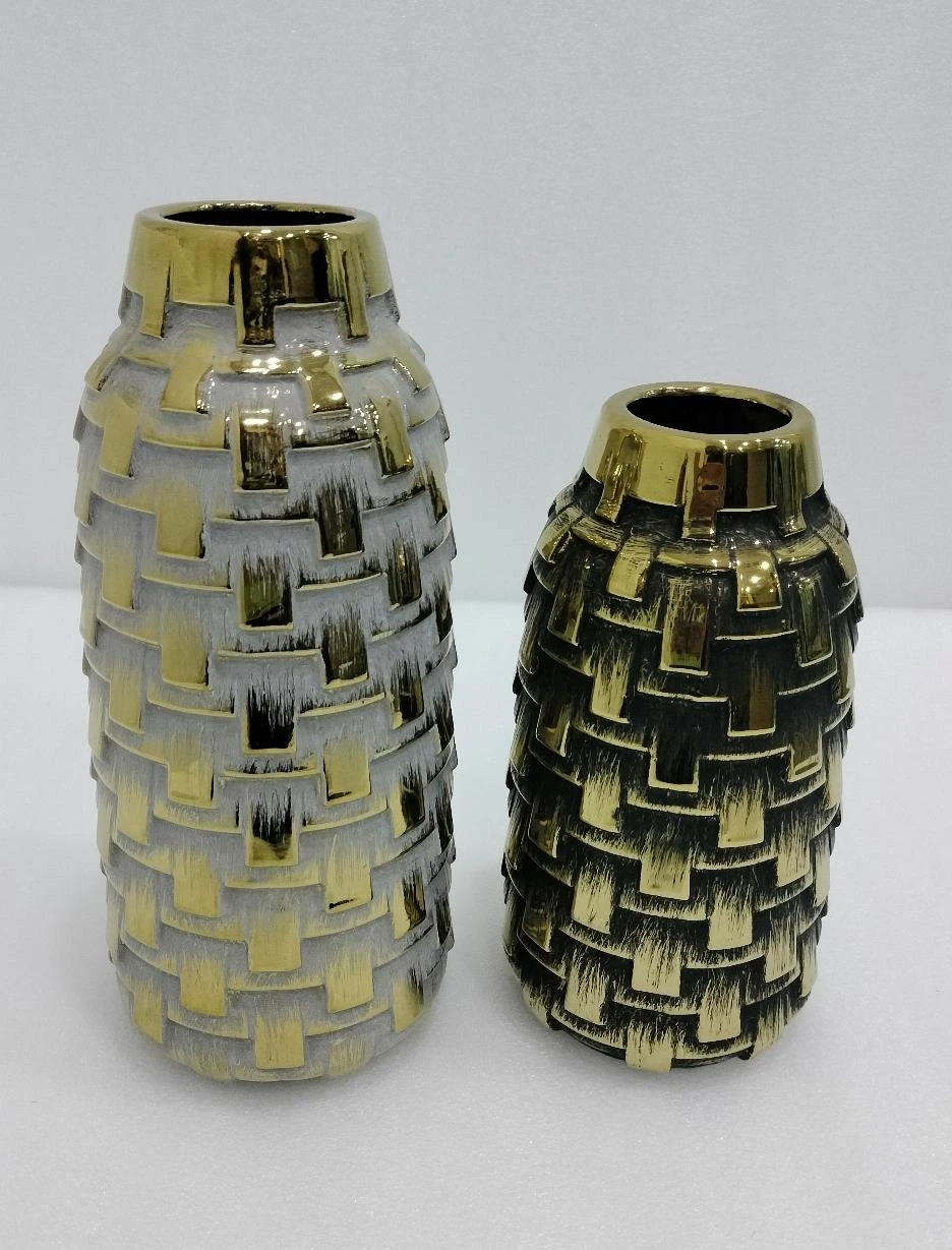 CERAMIC POT Golden Check design 16*16*35.2